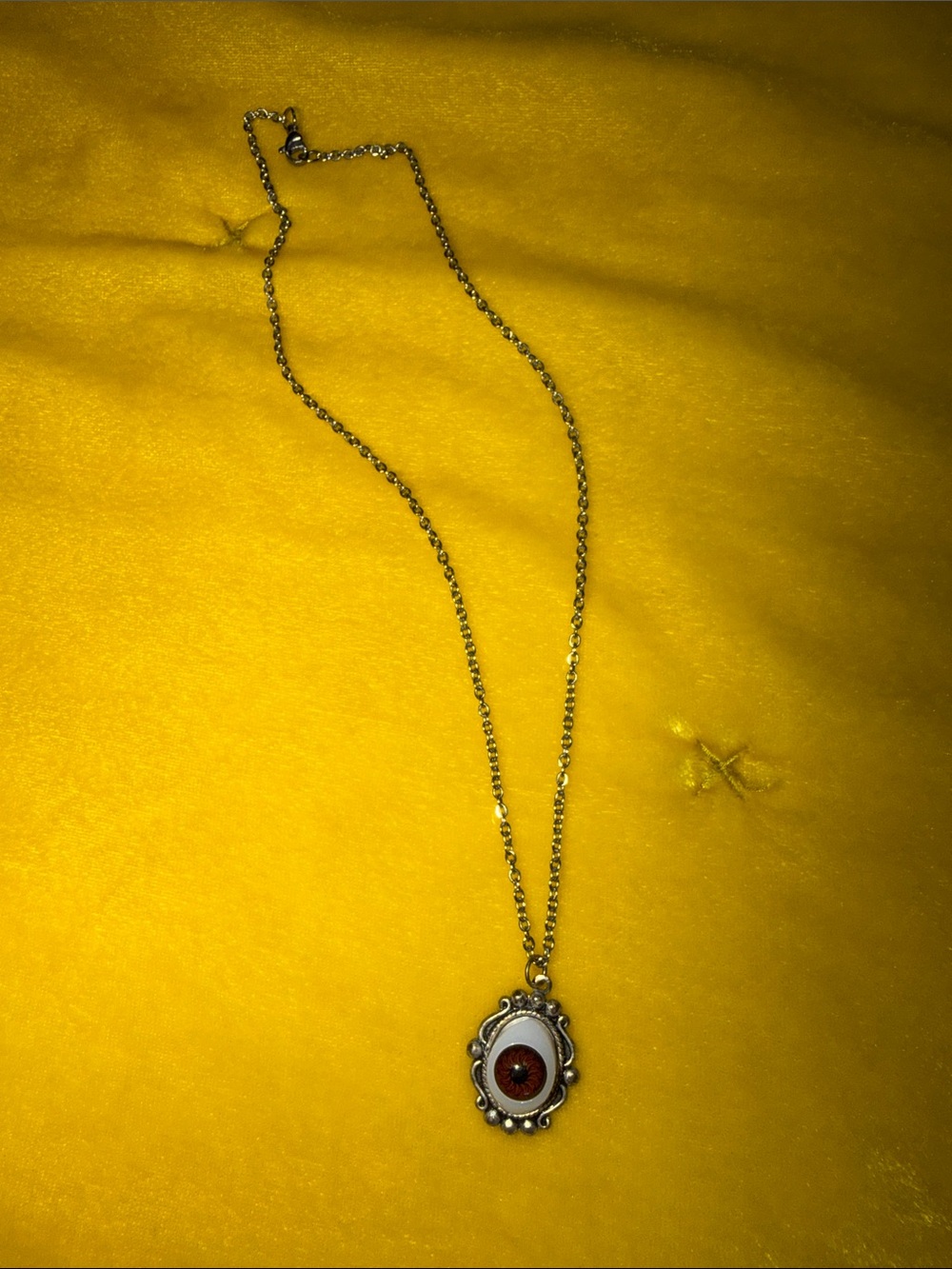 Vintage-Inspired Brown Eye Pendant Necklace